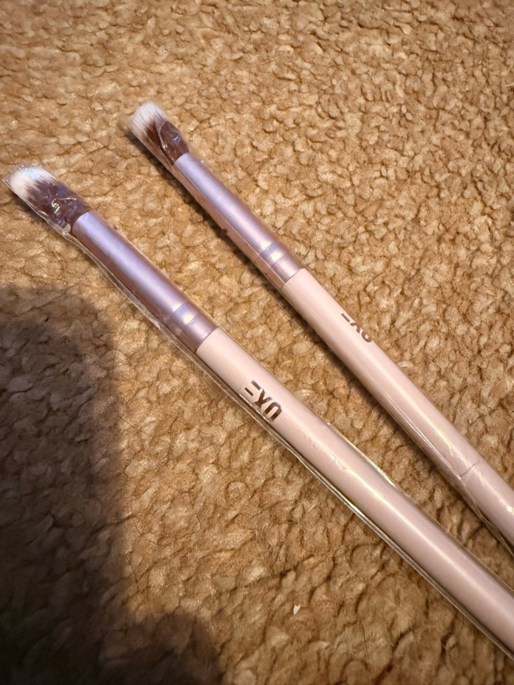 Set of 2 Light Pink Makeup Brushes